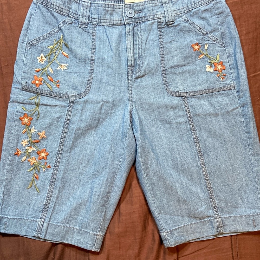 Women’s Bermuda Shorts by St. John’s Bay Brand.  EUC! - Picture 2 of 15